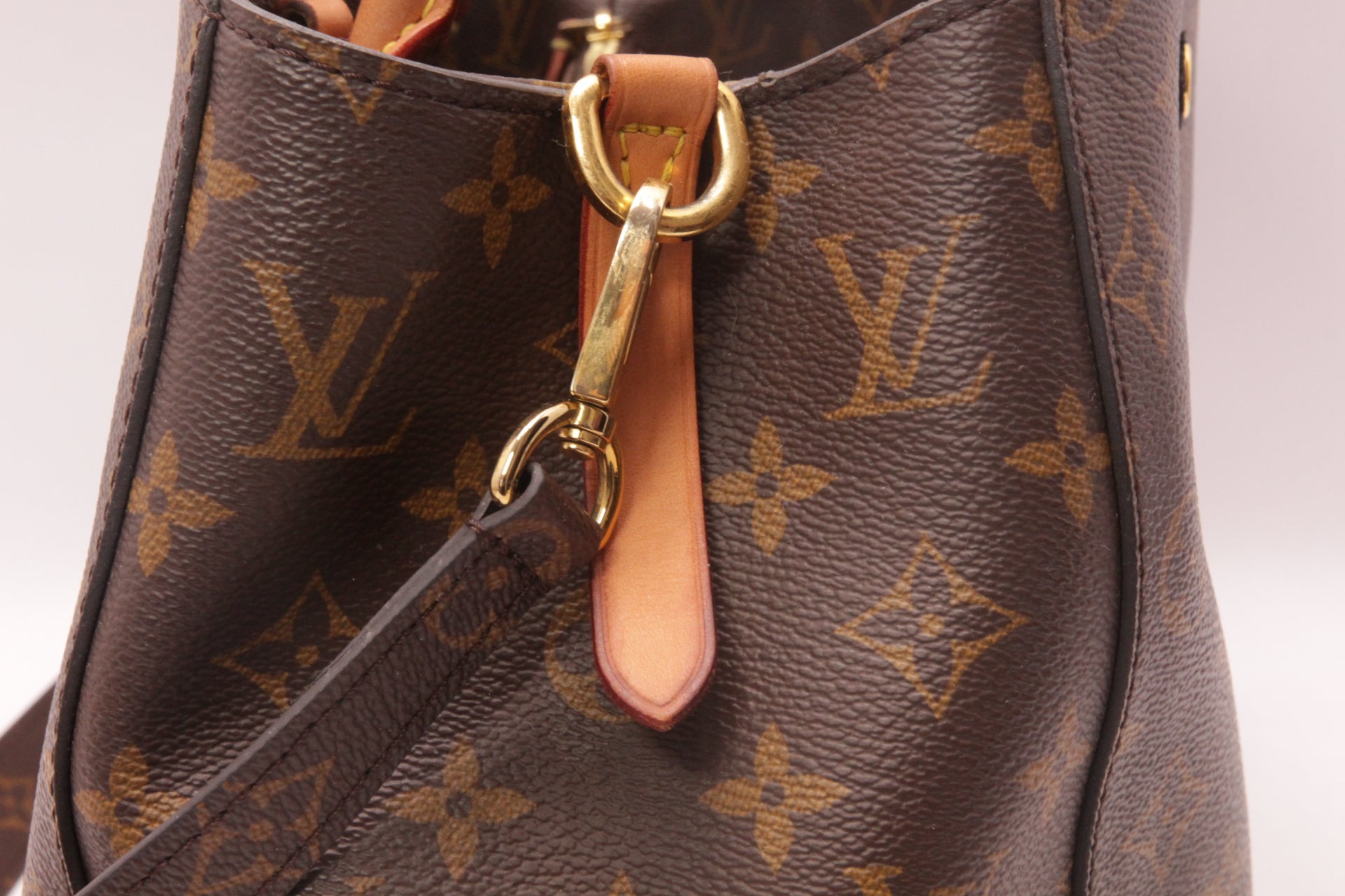 Louis Vuitton Montaigne MM Monogram