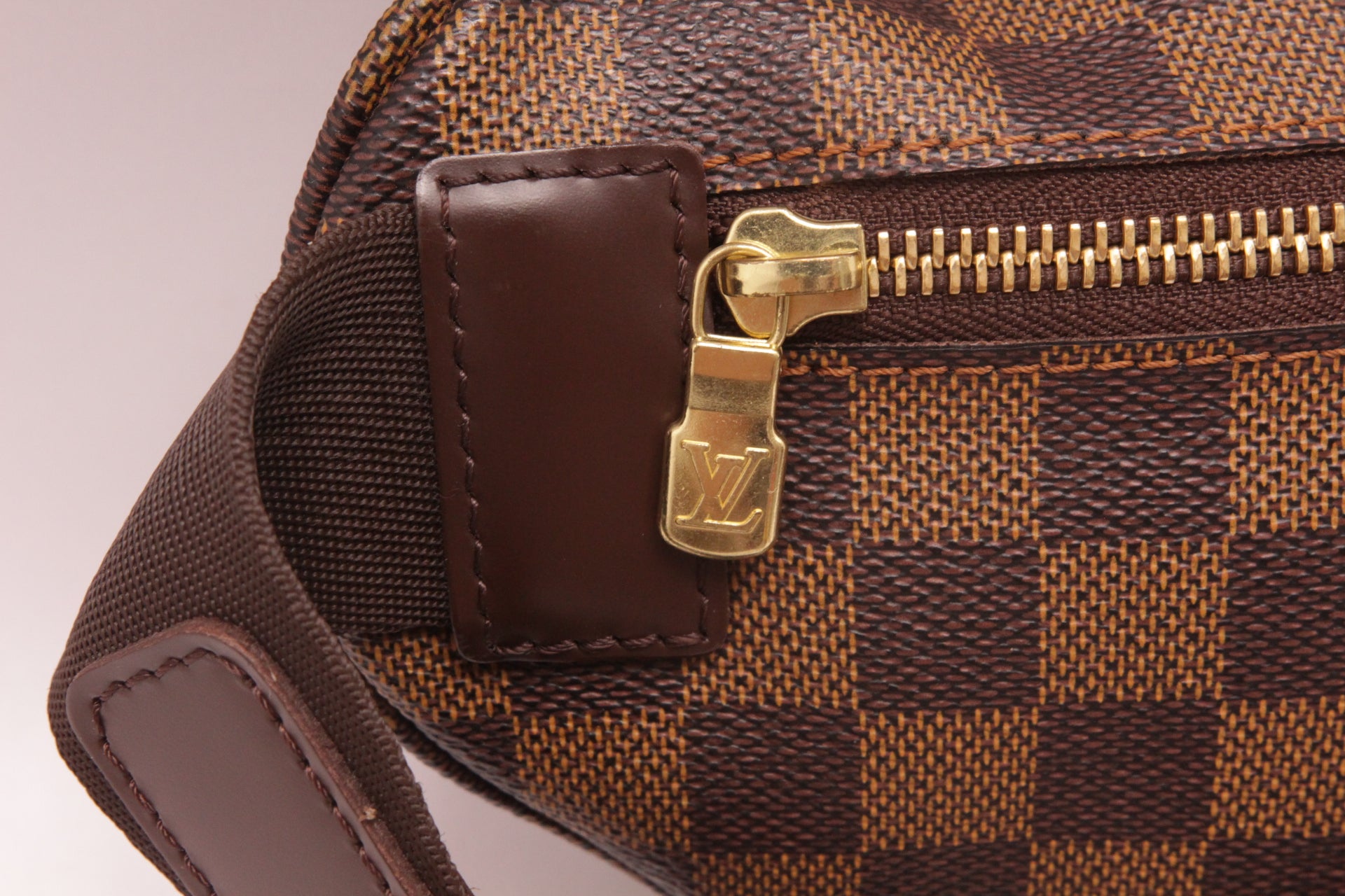 Louis Vuitton Melville Bumbag Umhängetasche