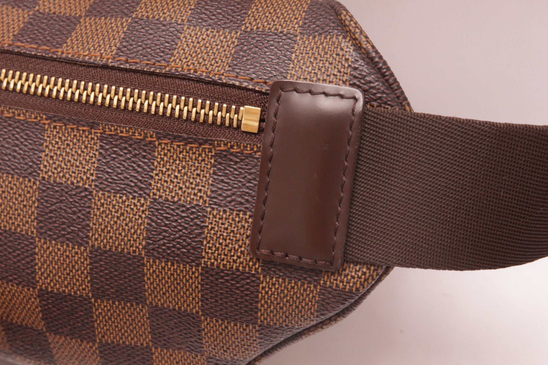 Louis Vuitton Melville Bumbag Umhängetasche