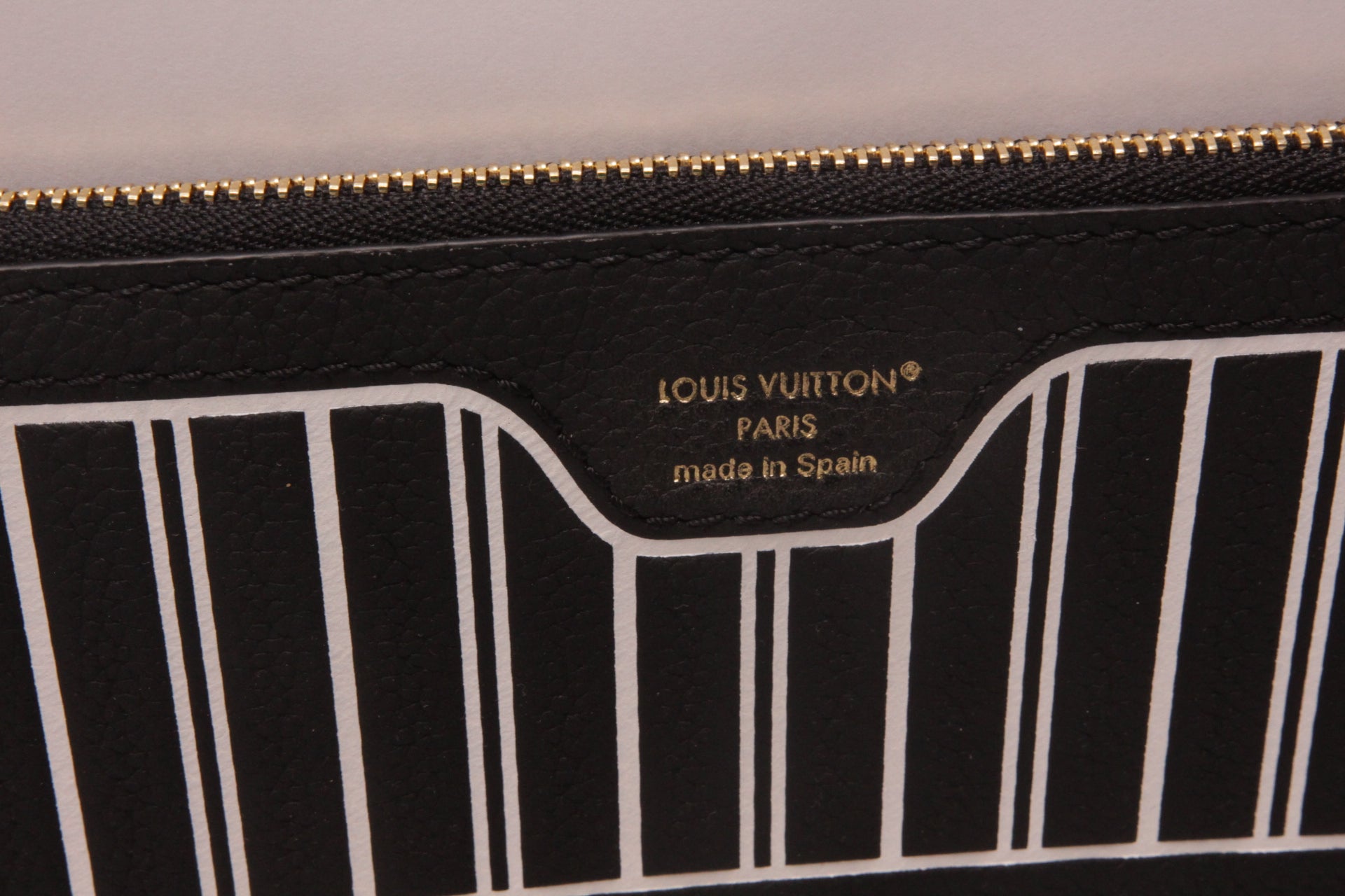 Louis Vuitton Neverfull Inside Out MM Pochette