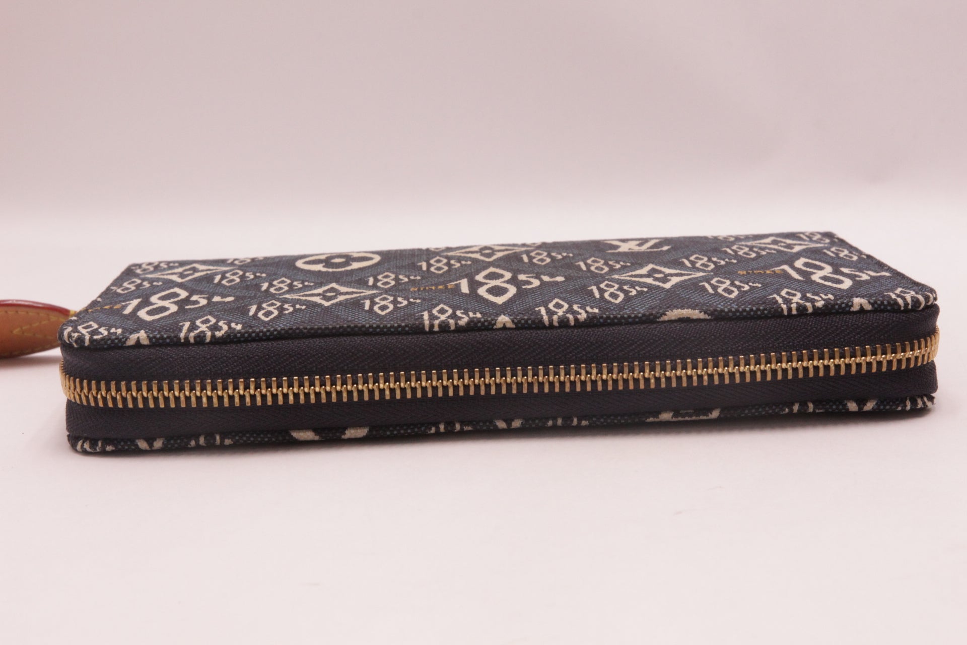 Louis Vuitton 1854 Zippy Blau/Weiss