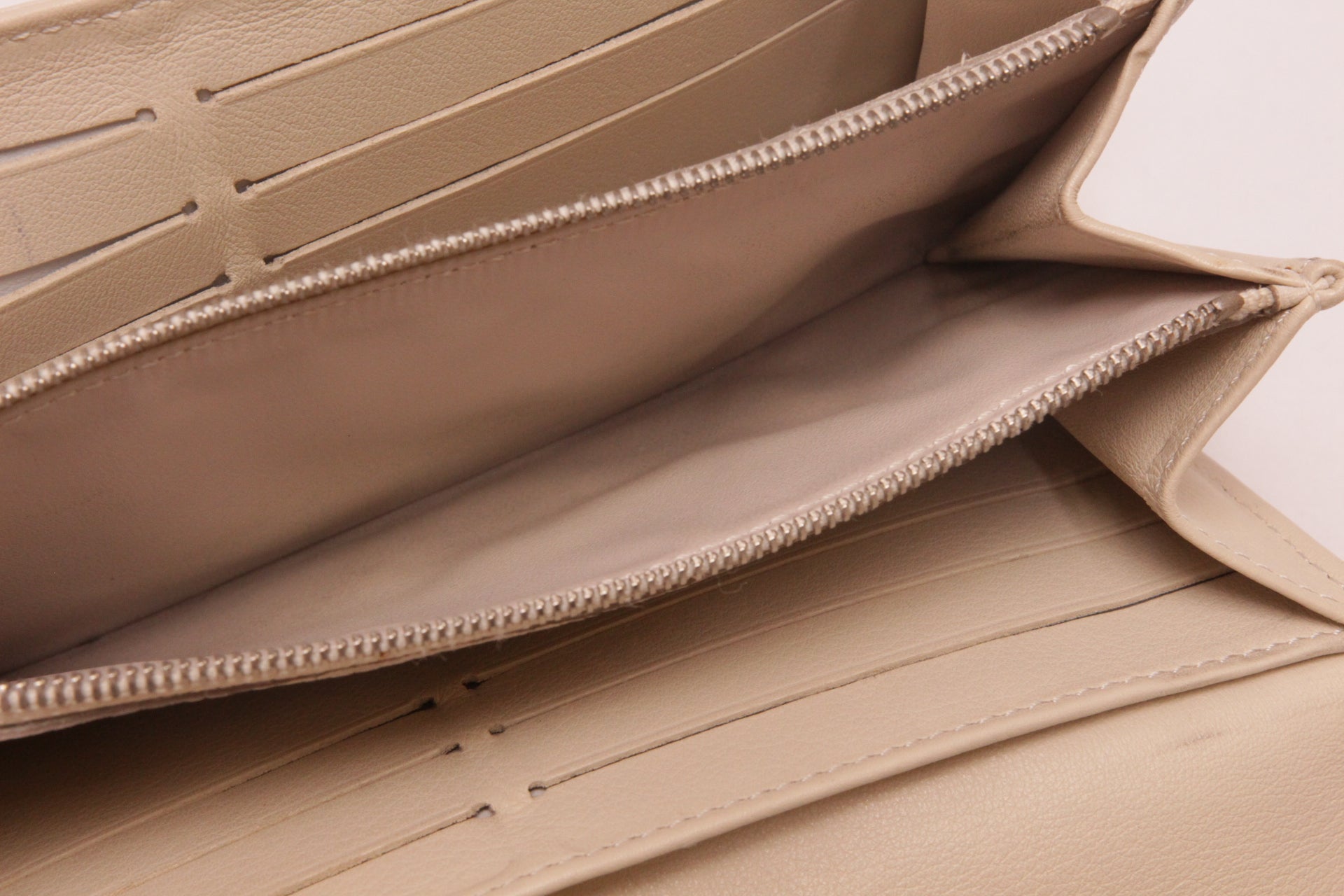Louis Vuitton Mahina Amelia Ivory Leder Geldbörse