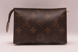 Louis Vuitton Poche Toilette 15 Monogram