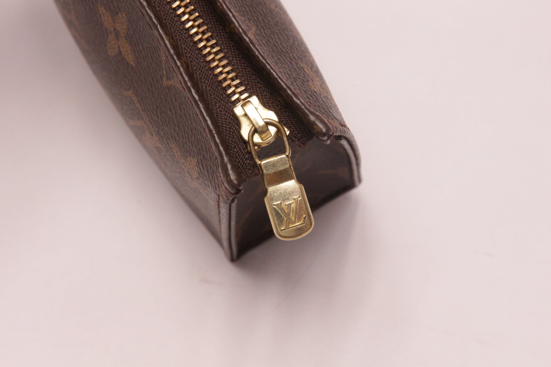 Louis Vuitton Poche Toilette 15 Monogram