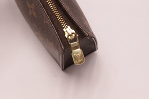 Louis Vuitton Poche Toilette 15 Monogram