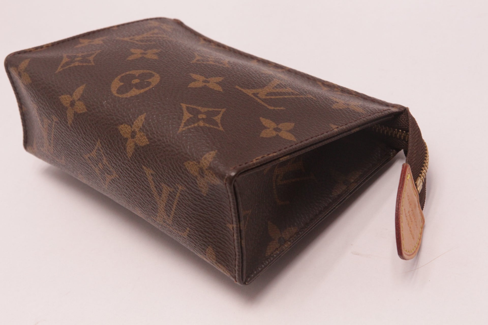 Louis Vuitton Poche Toilette 15 Monogram
