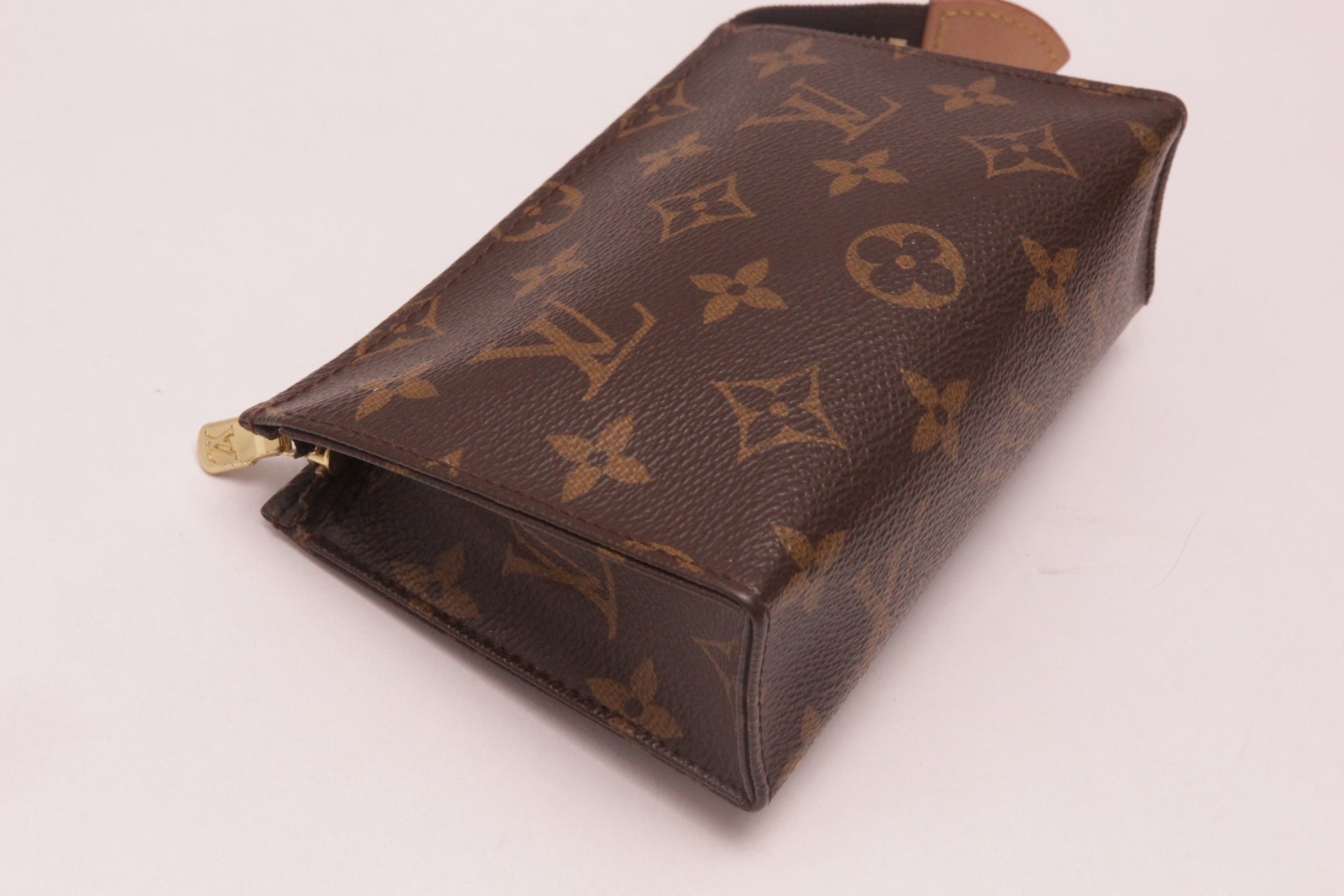 Louis Vuitton Poche Toilette 15 Monogram