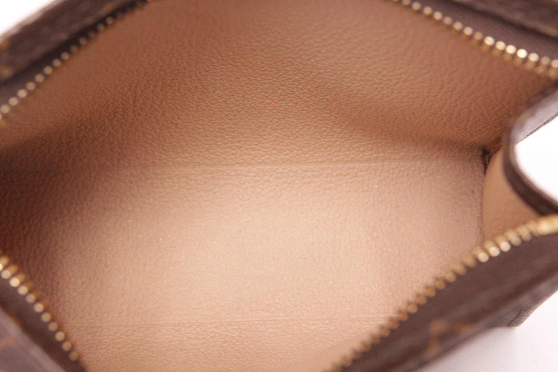Louis Vuitton Poche Toilette 15 Monogram