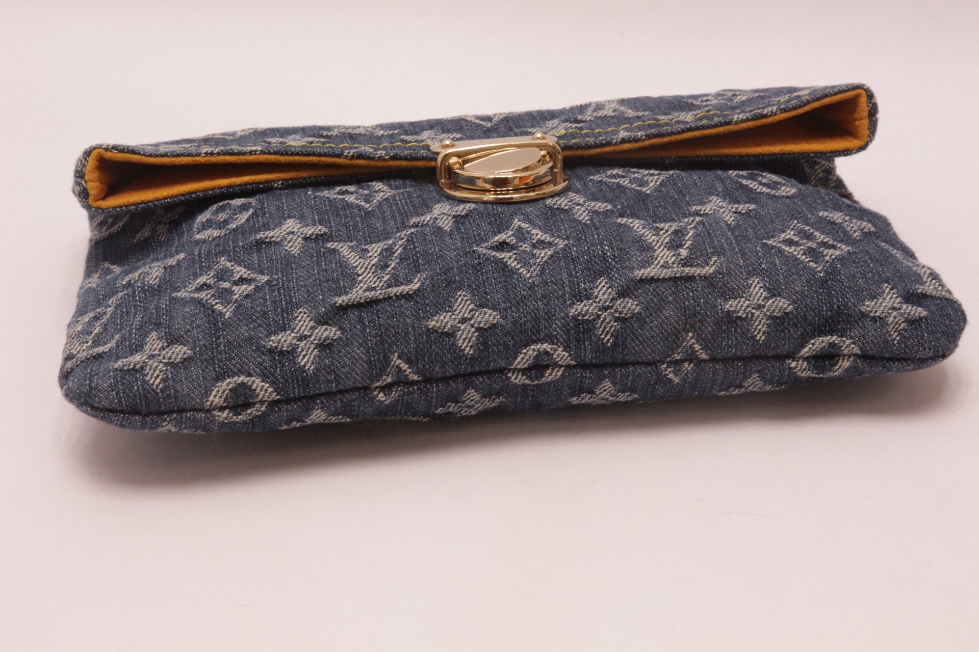 Louis Vuitton Blue Denim Monogram Denim Pochette Pratt Clutch
