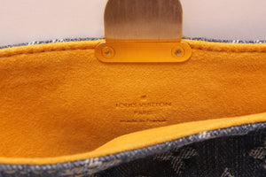 Louis Vuitton Blue Denim Monogram Denim Pochette Pratt Clutch