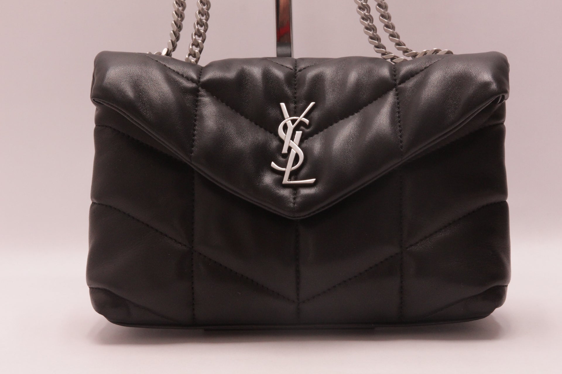 Yves Saint Laurent Puffer Toy aus Lammleder Noir