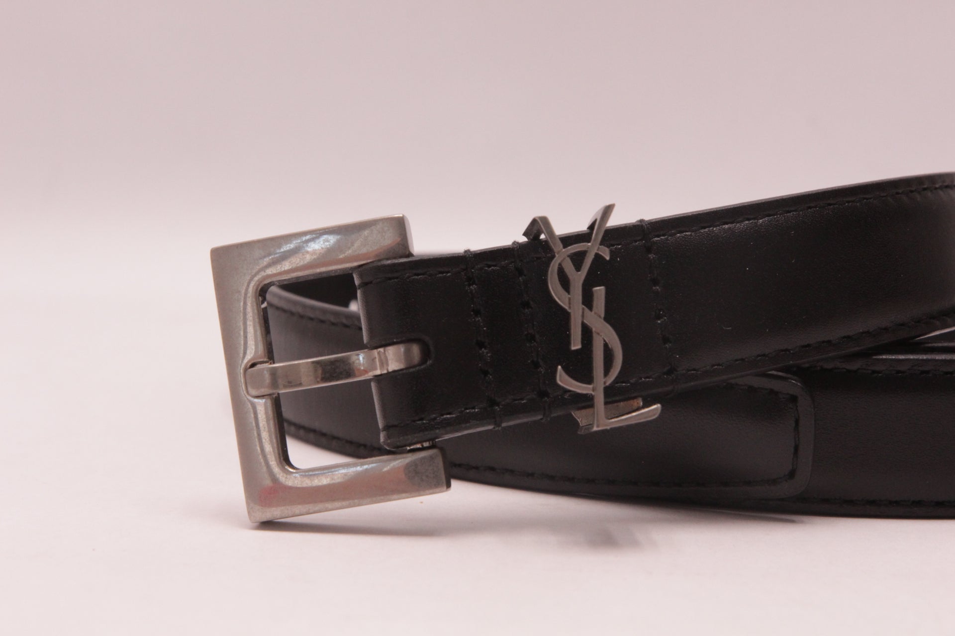 Yves Saint Laurent Damen Ledergürtel