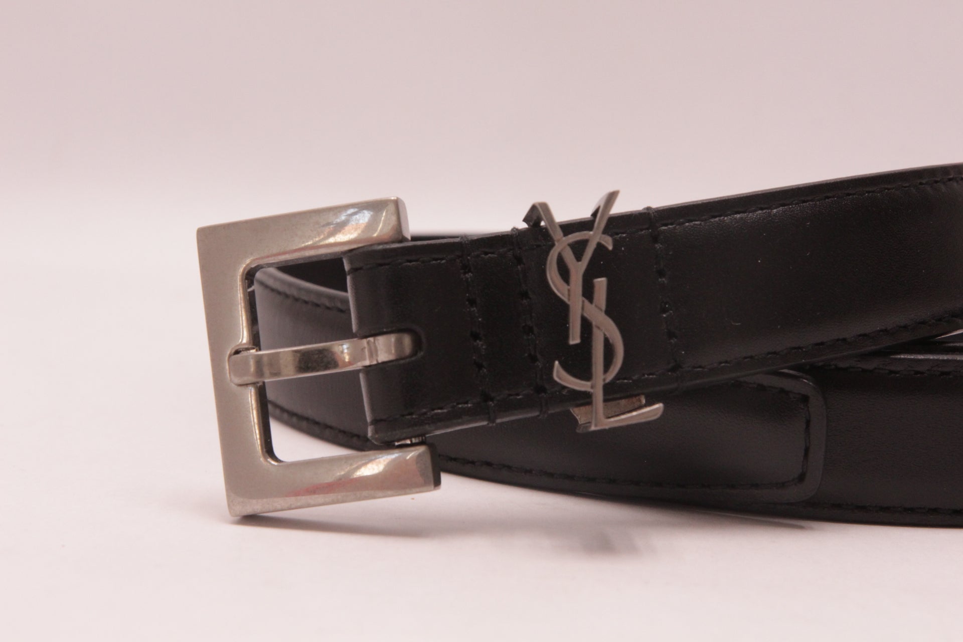 Yves Saint Laurent Damen Ledergürtel