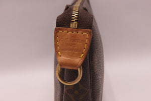 Louis Vuitton Pochette Accessoires Monogram