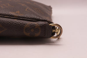 Louis Vuitton Pochette Accessoires Monogram