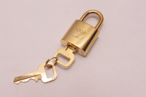 Louis Vuitton Schloss No. 677 mit zwei Schlüsseln Gold/Messing