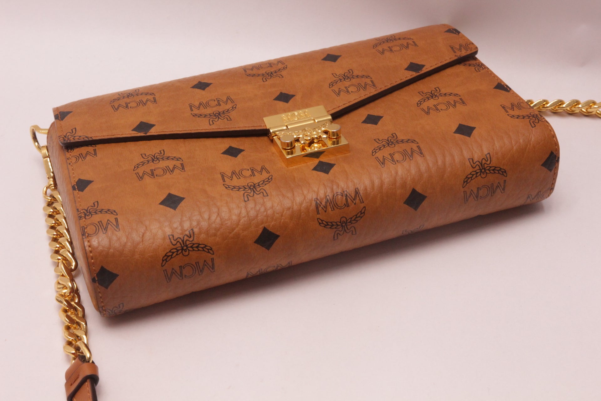 MCM Tracy Umhängetasche in Visetos