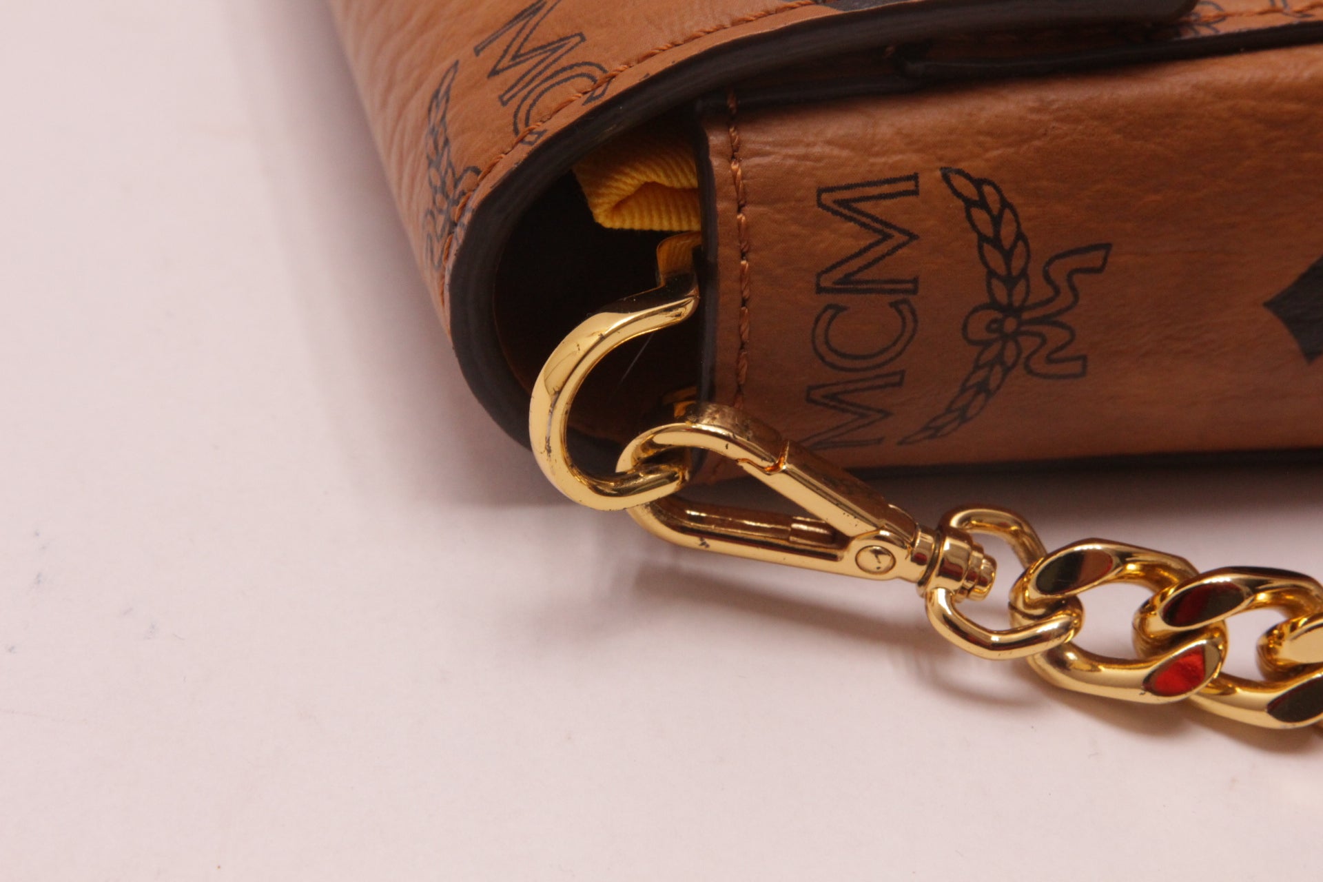 MCM Tracy Umhängetasche in Visetos