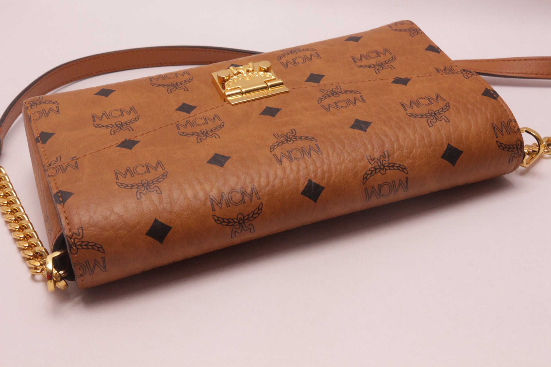 MCM Tracy Umhängetasche in Visetos