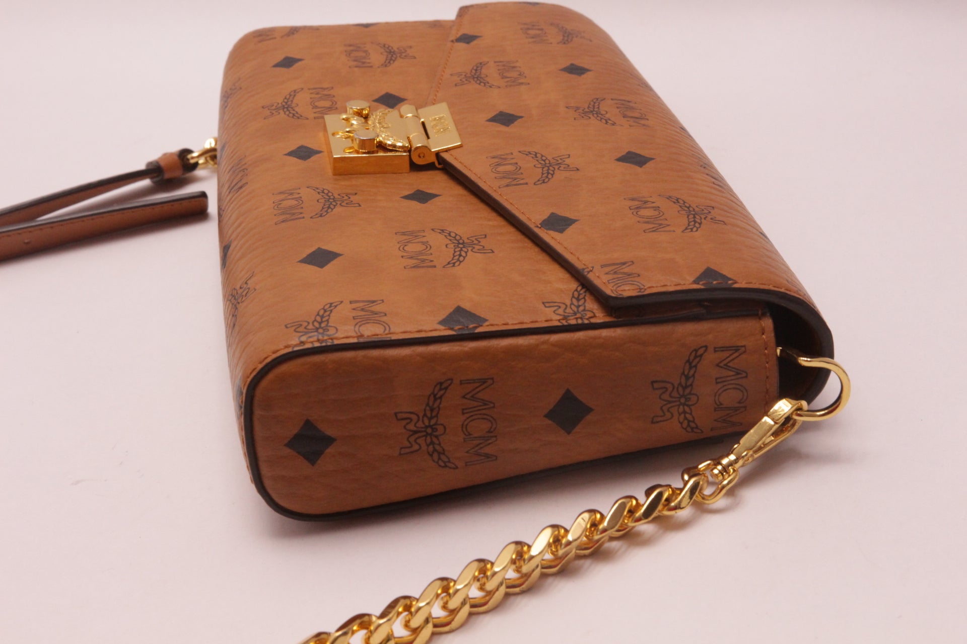 MCM Tracy Umhängetasche in Visetos