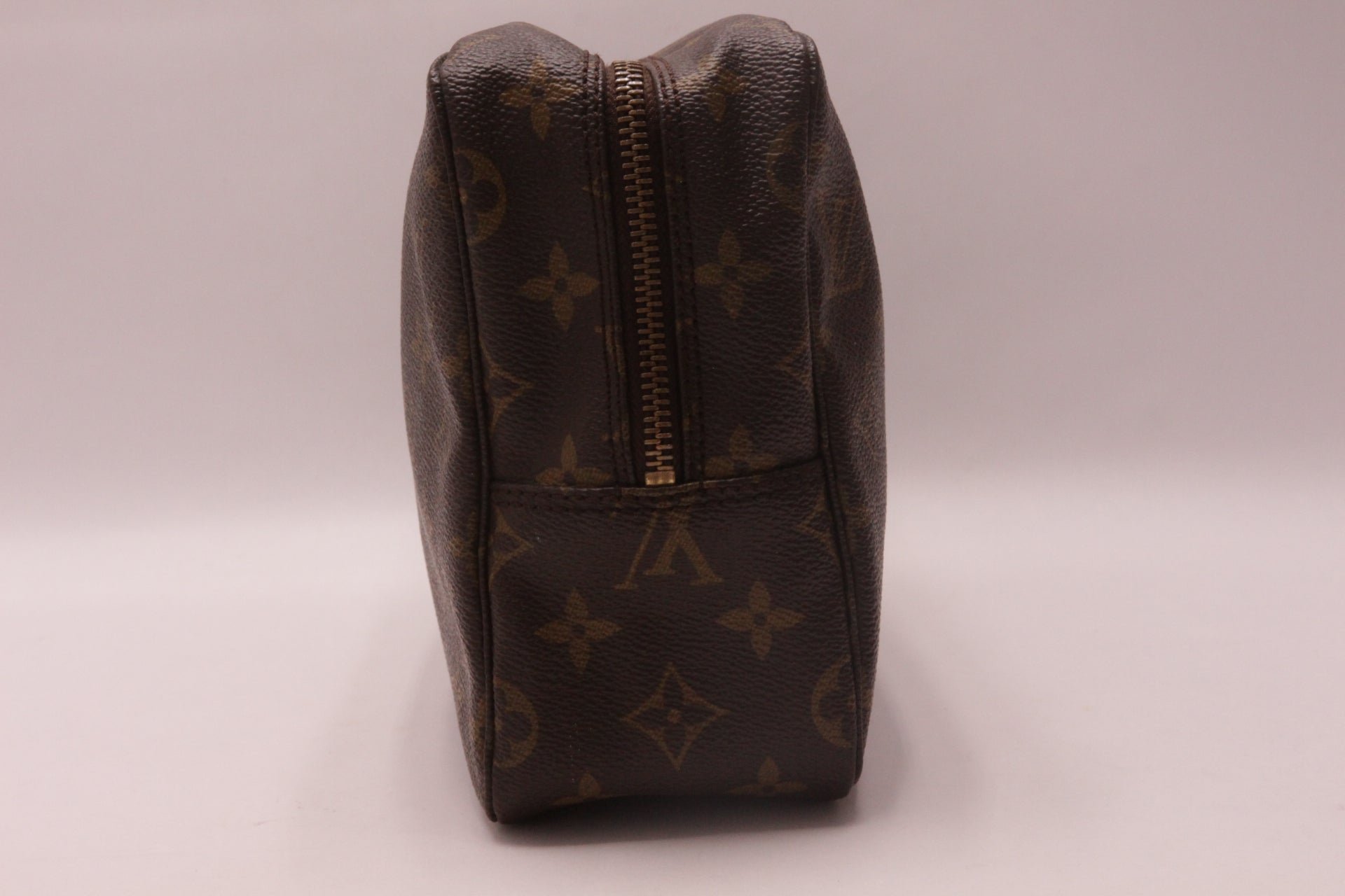 Louis Vuitton Trousse Toilette 28 Monogram