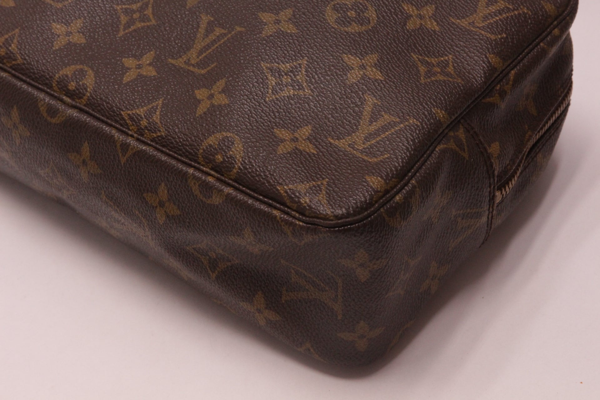 Louis Vuitton Trousse Toilette 28 Monogram