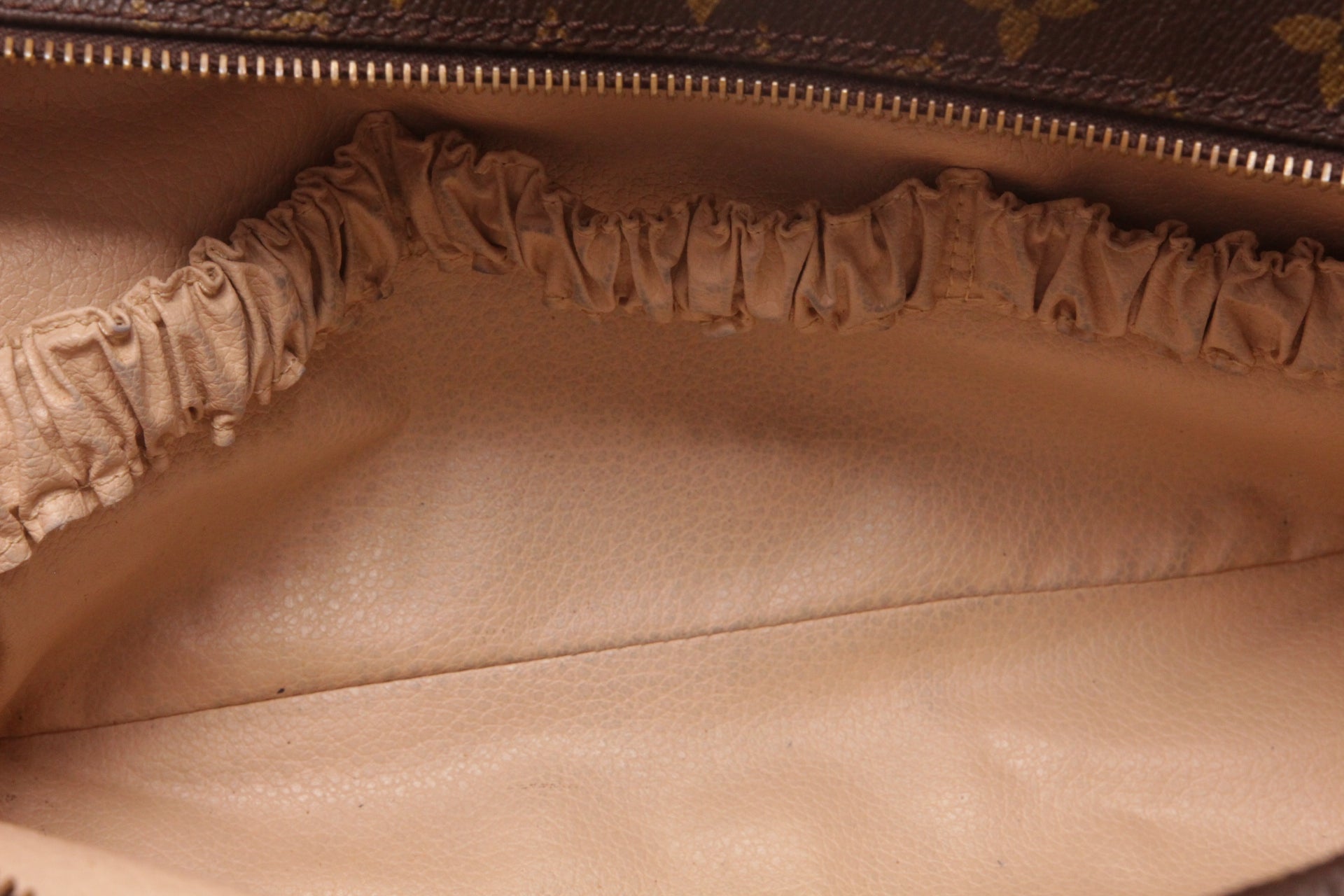 Louis Vuitton Trousse Toilette 28 Monogram