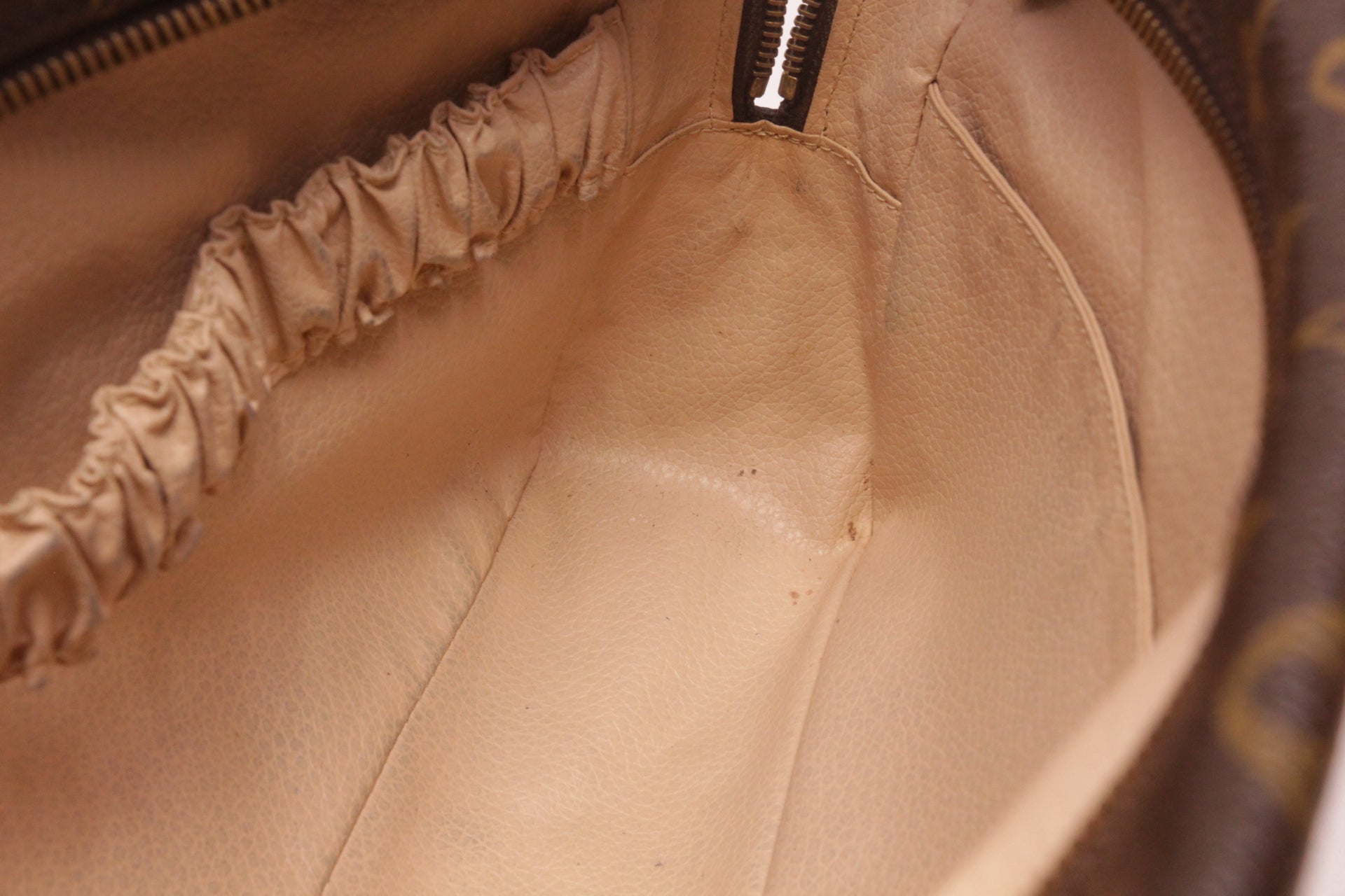 Louis Vuitton Trousse Toilette 28 Monogram