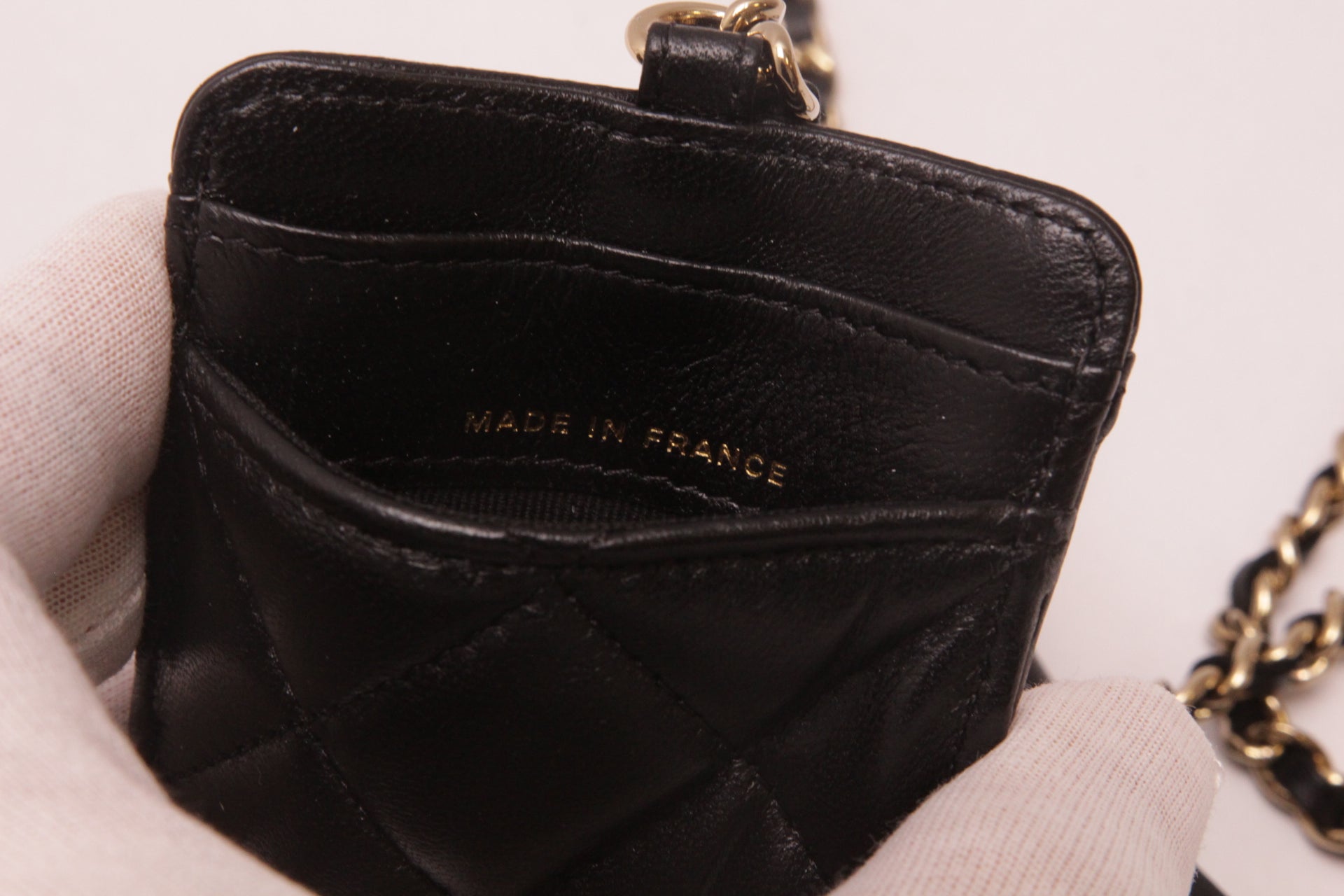 Chanel Leder Kartenetui mit Kette und Schleife