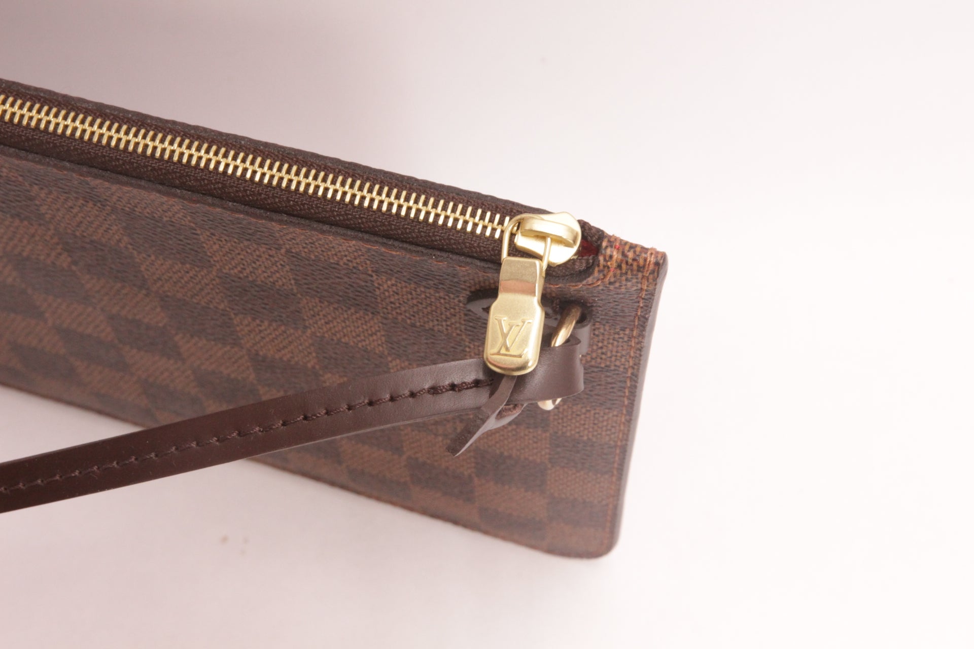 Louis Vuitton Pochette Neverfull Damier Ebene