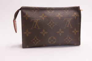 Louis Vuitton Poche Toilette 15 Monogram