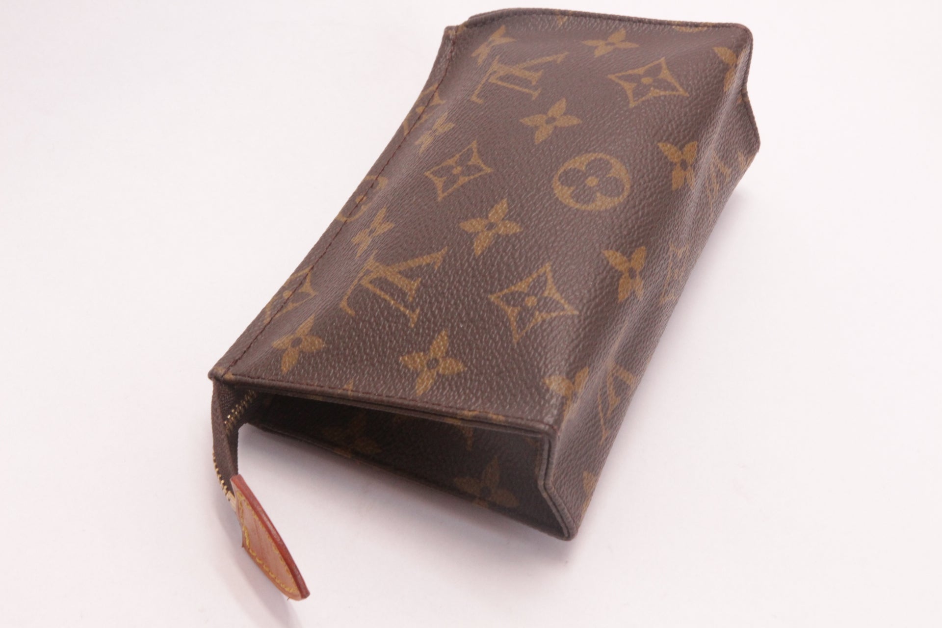 Louis Vuitton Poche Toilette 15 Monogram