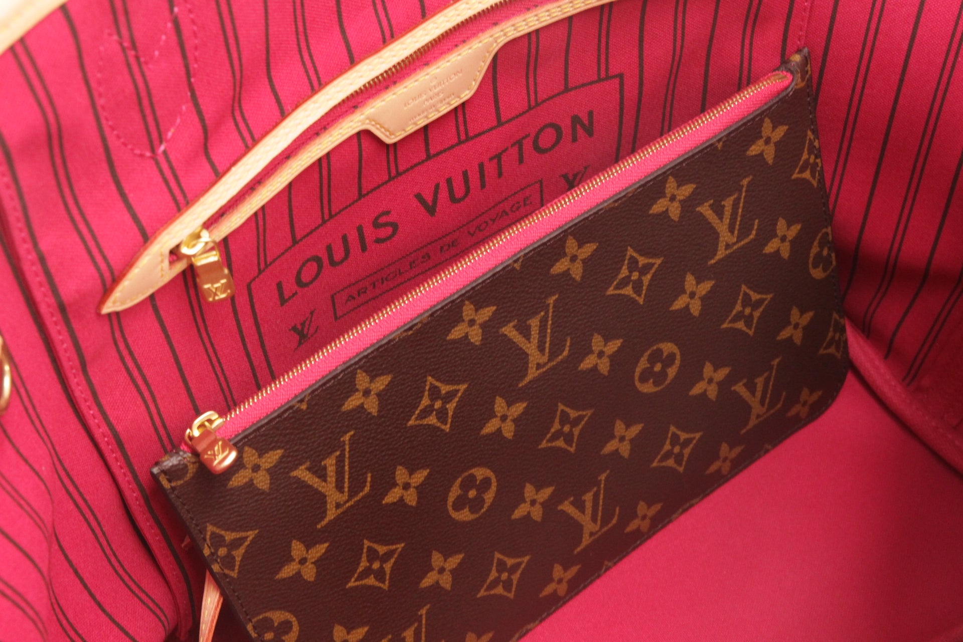 Louis Vuitton Neverfull MM Pivione Monogram