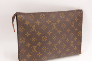 Louis Vuitton Toiletry Pouch 26 Monogram