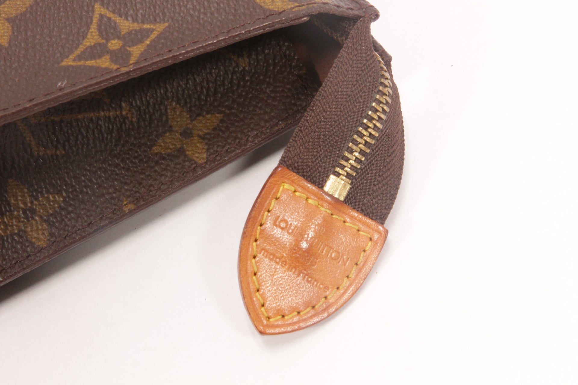 Louis Vuitton Toiletry Pouch 26 Monogram