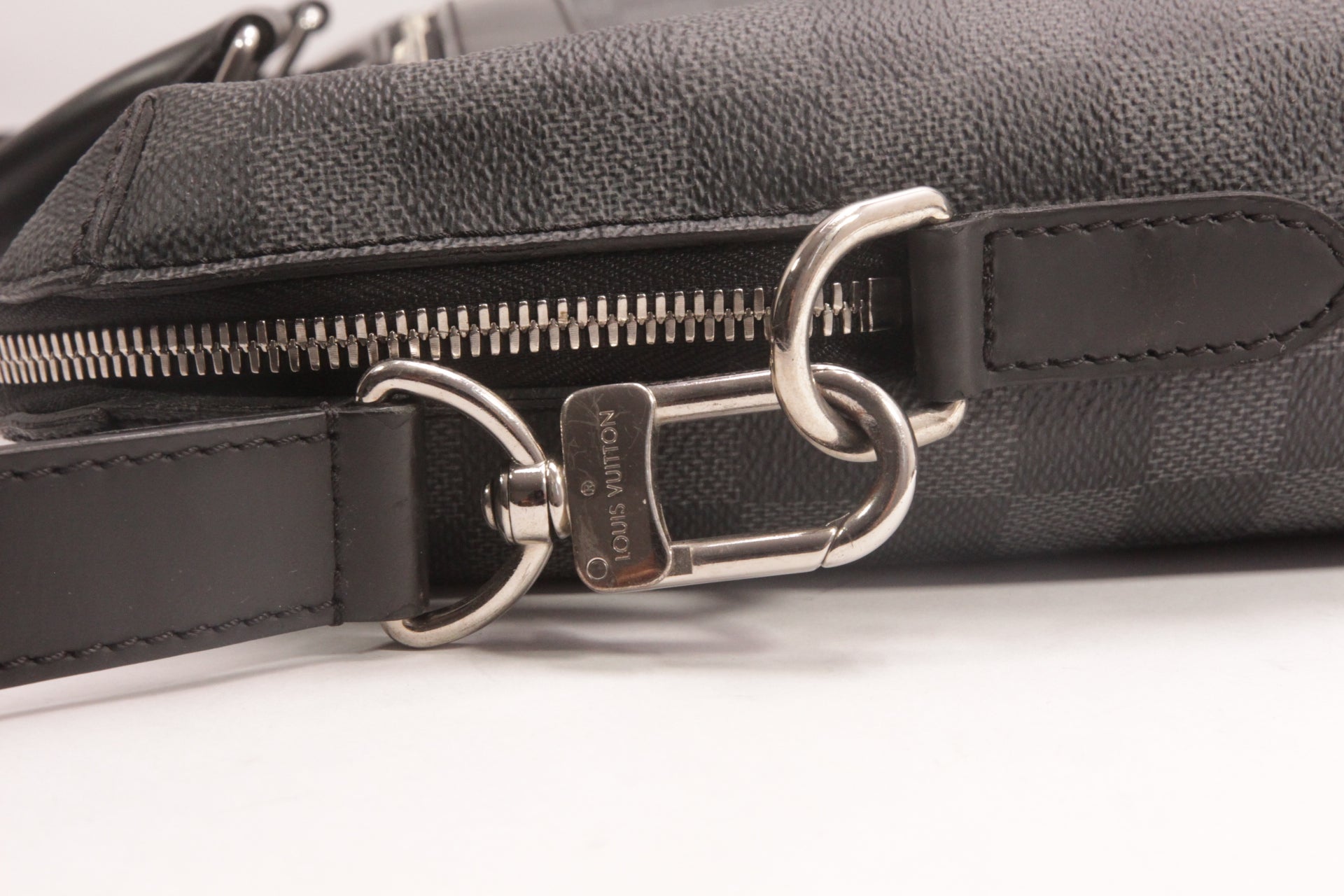 Louis Vuitton Porte Documents Jour Damier Graphite