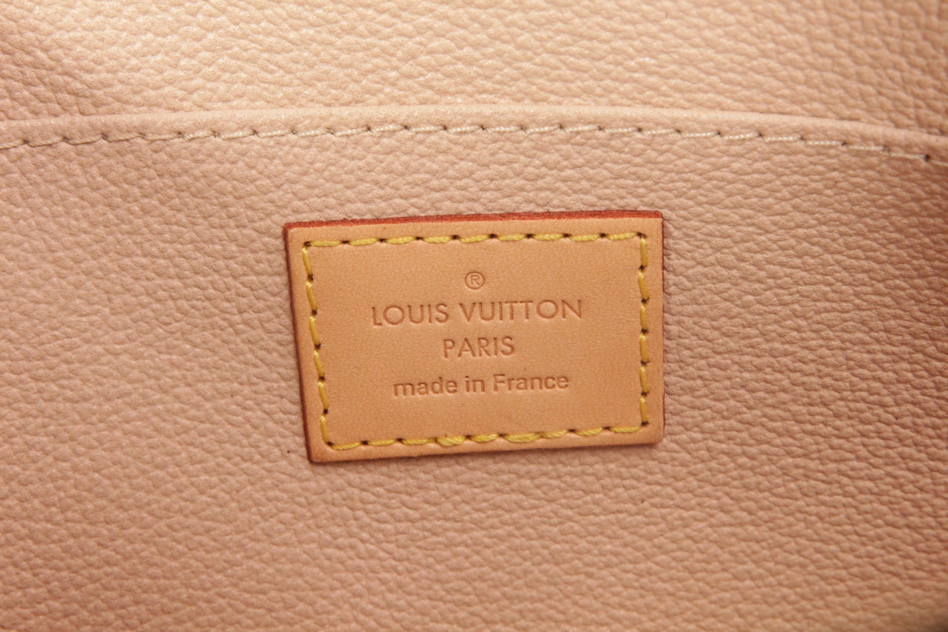 Vintage-Kosmetiktasche mit LV-Monogramm von Louis Vuitton, Frankreich
