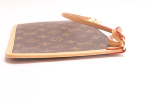 Louis Vuitton Carryall MM Pochette Monogram